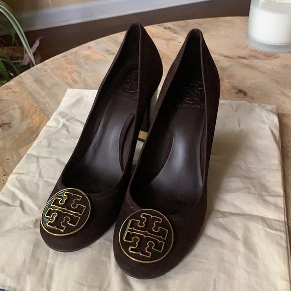 Tory Burch Shoes - TORY BURCH Suede Logo Embellished “Meddie” Pump - Size 8